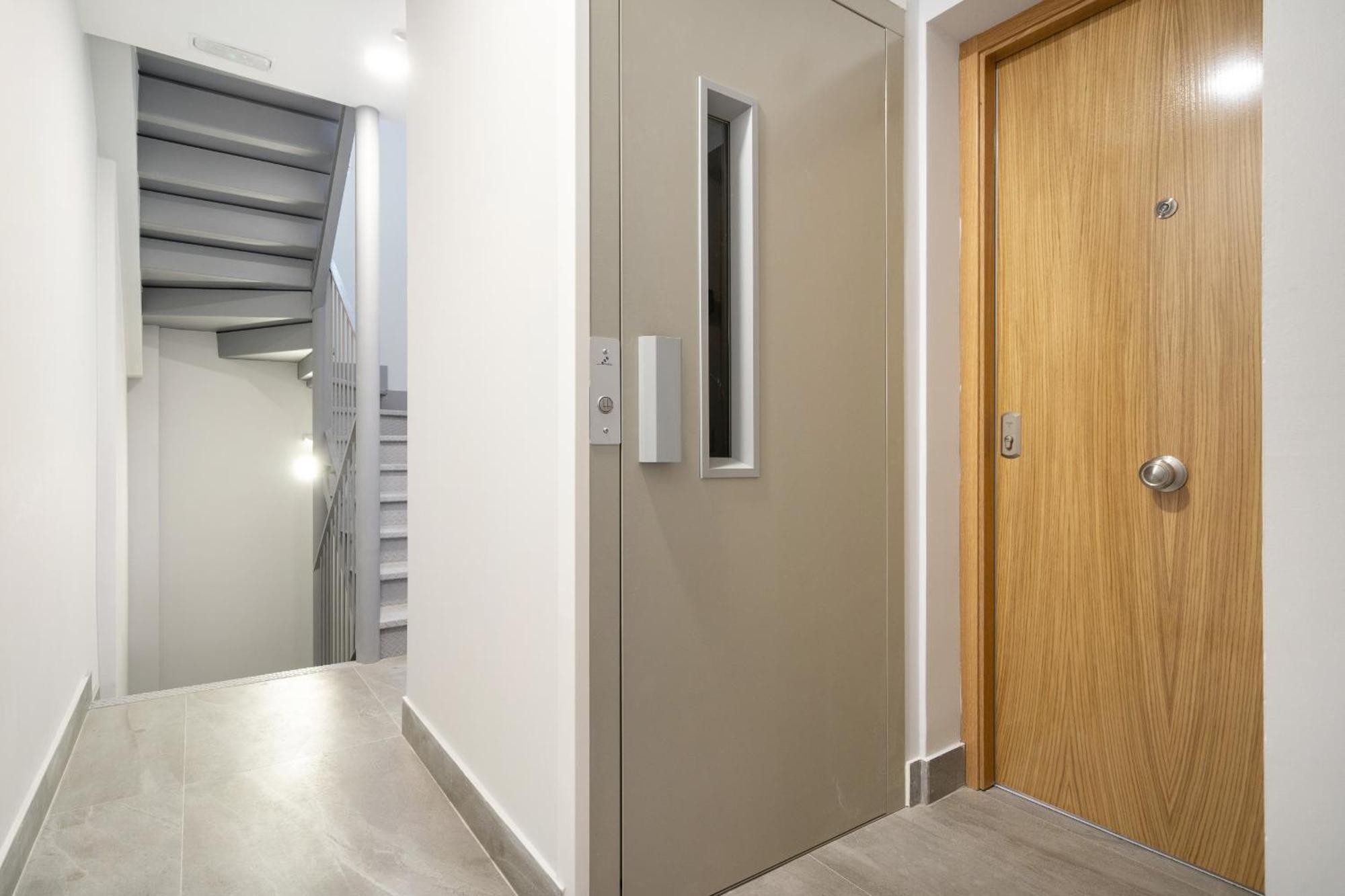 Madriver Apartamentos Reformados Con Parking Gratuito Exterior photo