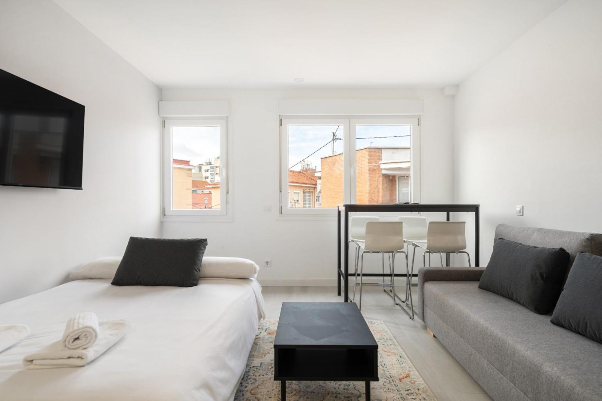 Madriver Apartamentos Reformados Con Parking Gratuito Exterior photo