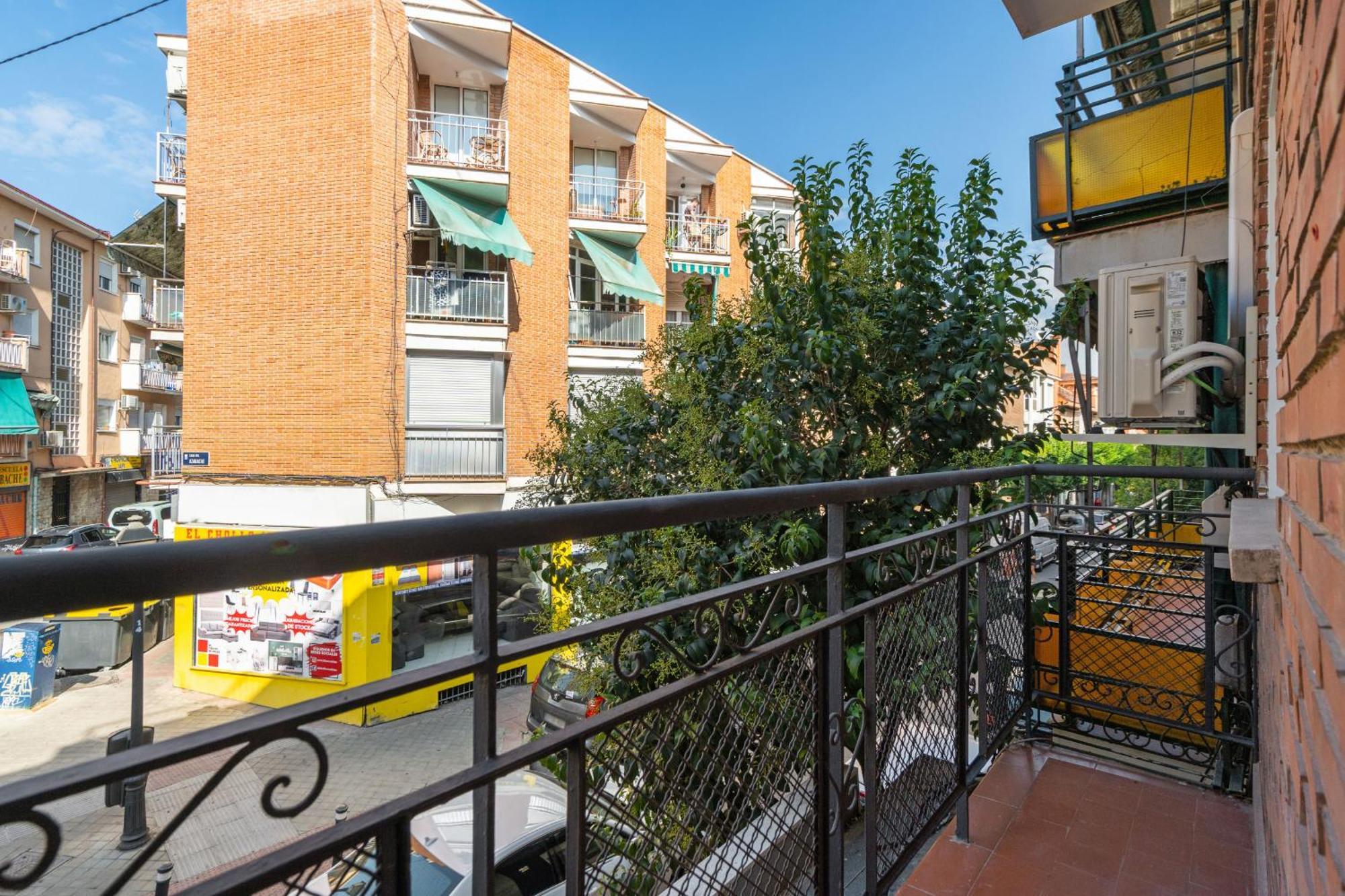 Madriver Apartamentos Reformados Con Parking Gratuito Exterior photo
