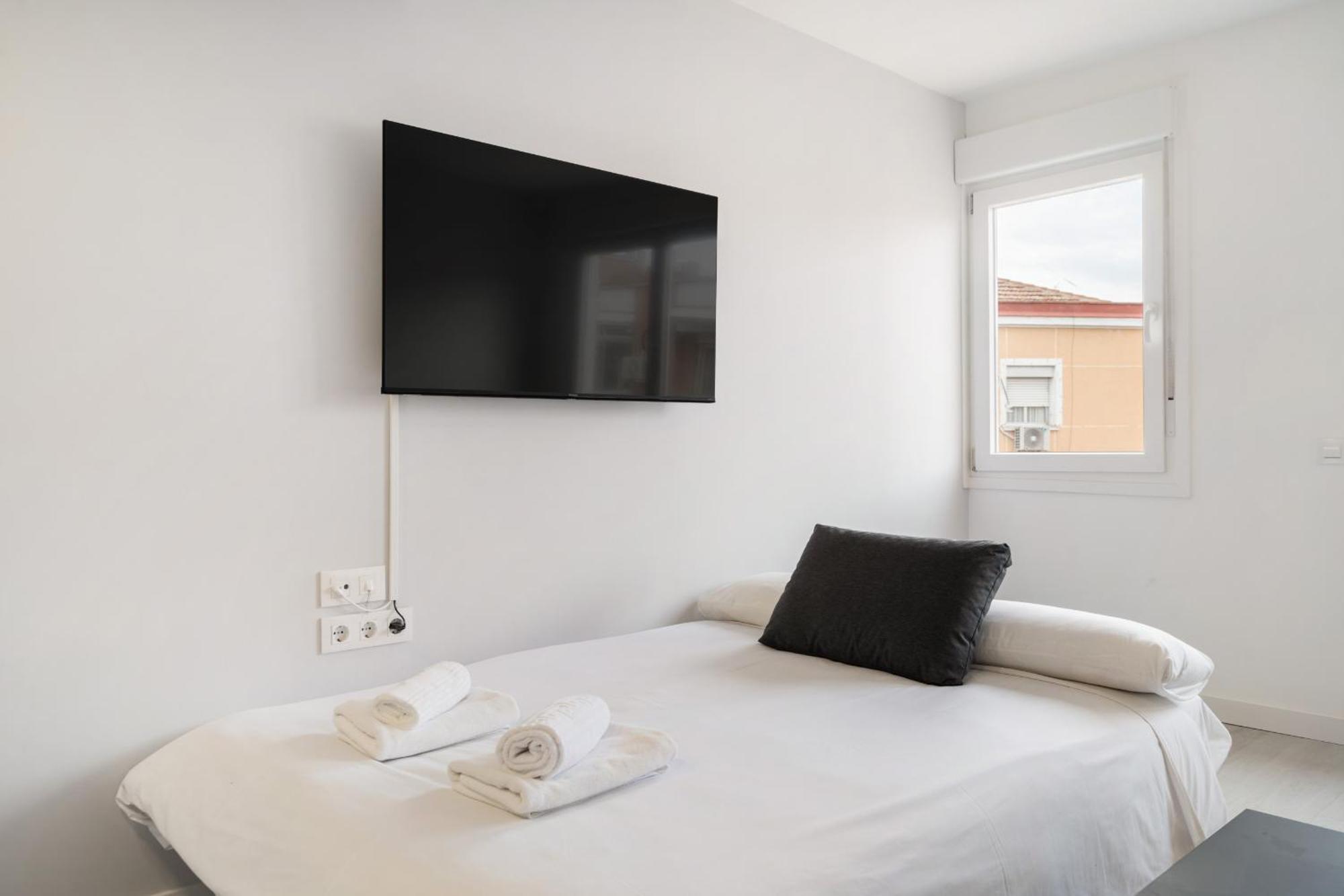 Madriver Apartamentos Reformados Con Parking Gratuito Exterior photo