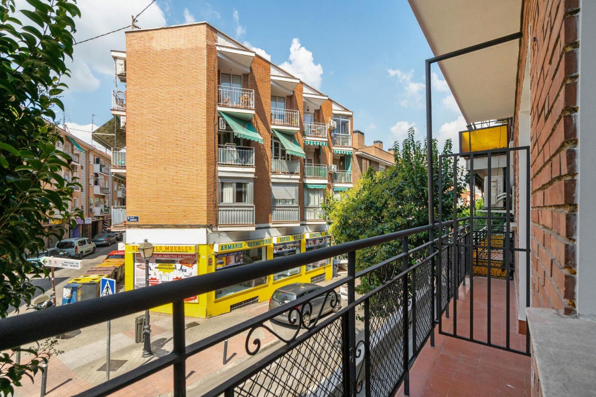 Madriver Apartamentos Reformados Con Parking Gratuito Exterior photo