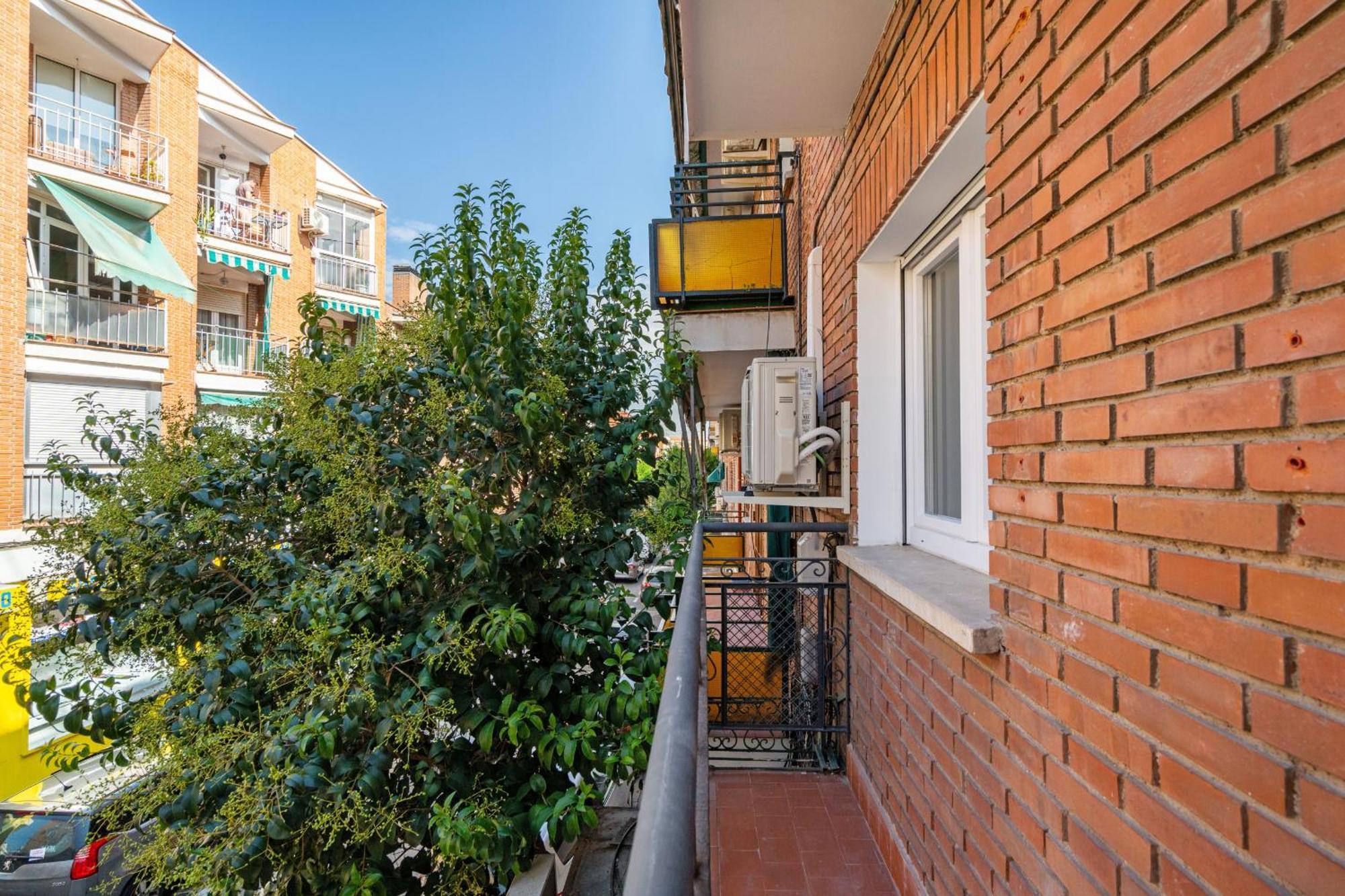 Madriver Apartamentos Reformados Con Parking Gratuito Exterior photo